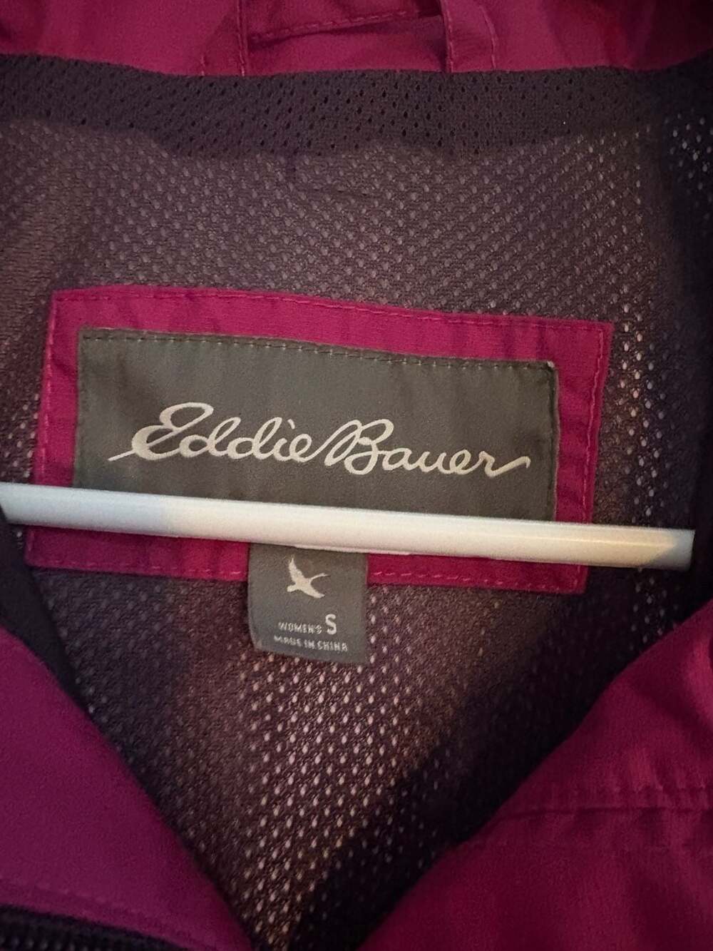 Eddie Bauer Women's Rainfoil Packable Rain Jacket in Fuchsia Pink - Size Small - Picture 3 of 5